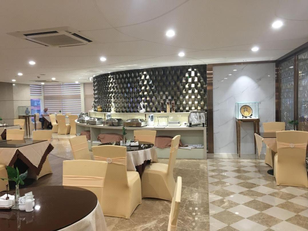 Vienna International Hotel Shenzhen Shuibei Экстерьер фото
